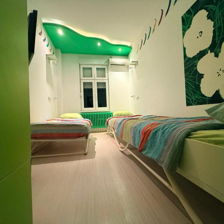 Pop Art - Klasična Trokrevetna Soba - 2