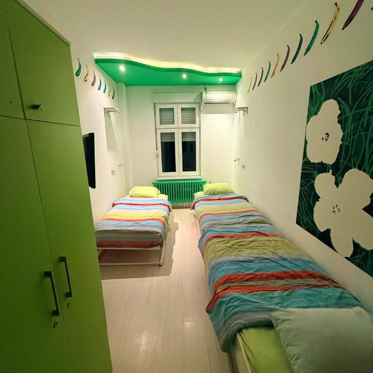 Pop Art - Klasična Trokrevetna Soba - 1