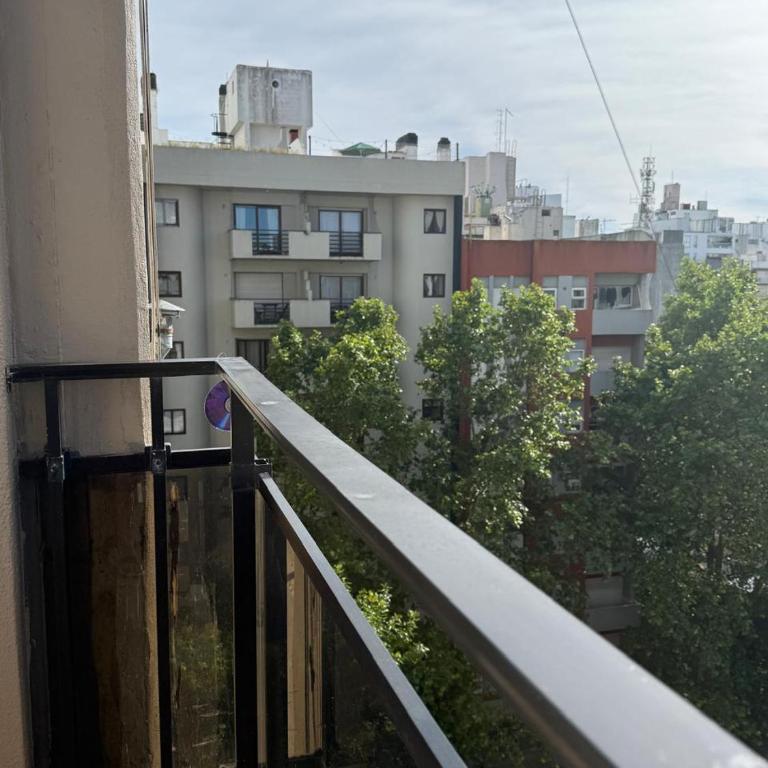 Calido y luminoso 2 ambientes sobre Falucho - Apartamento de 2 dormitorios - 36