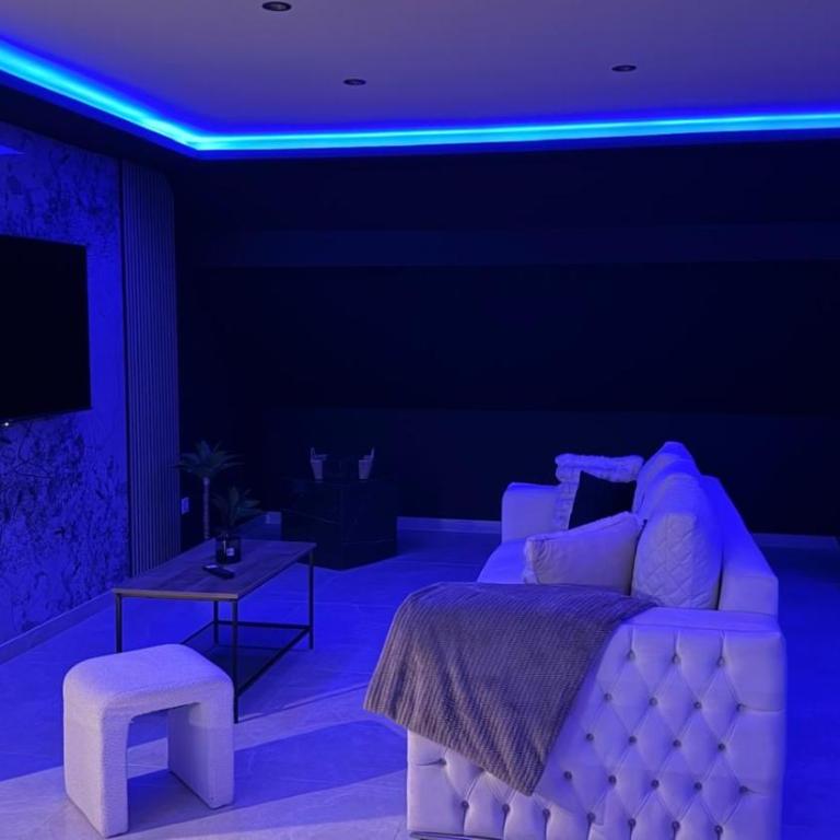 T4 Luxe - Two-Bedroom Apartment - 17