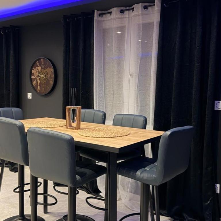 T4 Luxe - Two-Bedroom Apartment - 14