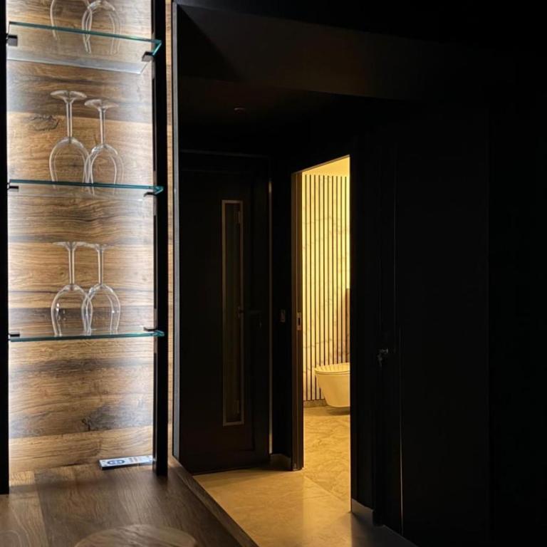 T4 Luxe - Two-Bedroom Apartment - 16