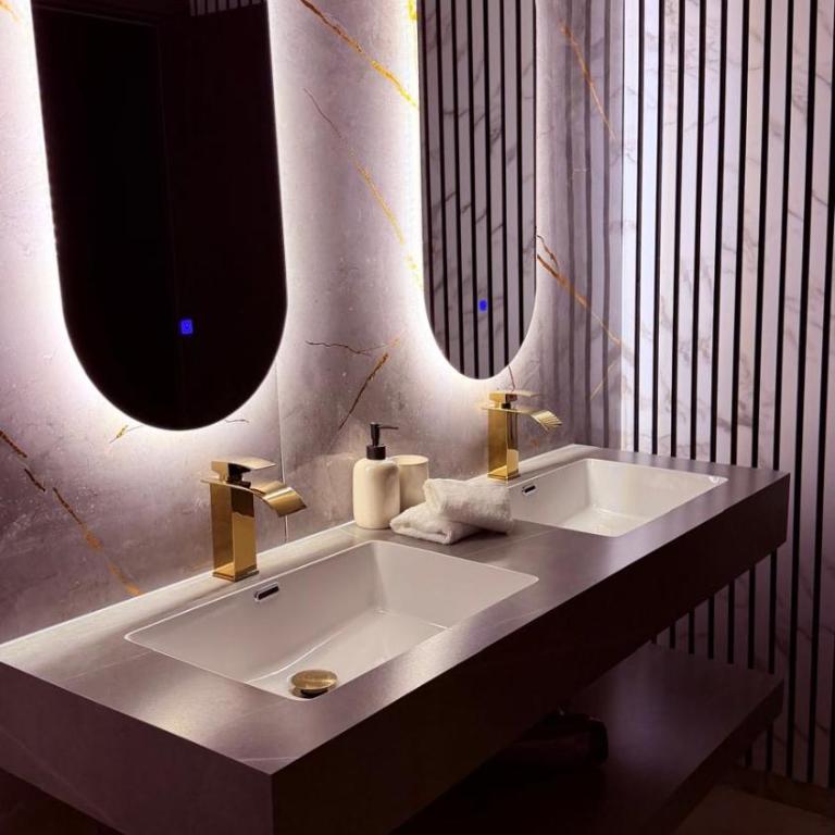 T4 Luxe - Two-Bedroom Apartment - 11
