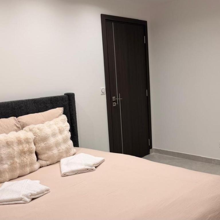 T4 Luxe - Two-Bedroom Apartment - 8