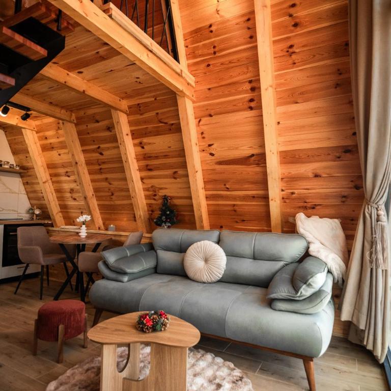 Homeland Nest - One-Bedroom Chalet - 5