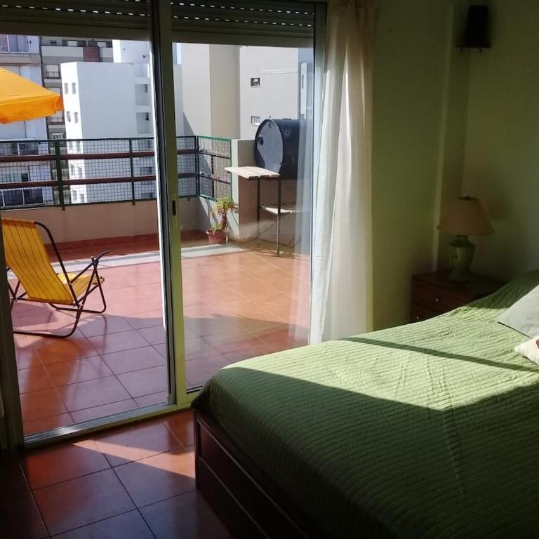 2 amb con terraza, centro, 600 mts de la playa - One-Bedroom Apartment - 1