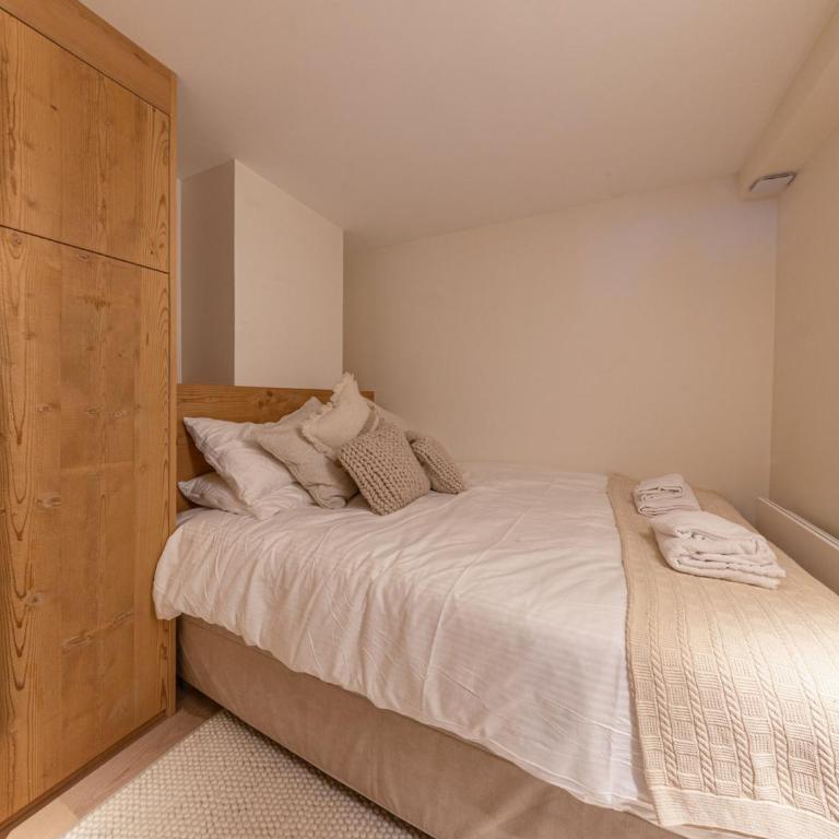 Appartement de Standing avec Piscine, Sauna et Hammam à Val-d'Isère - FR-1-694-426 - Apartment - 6