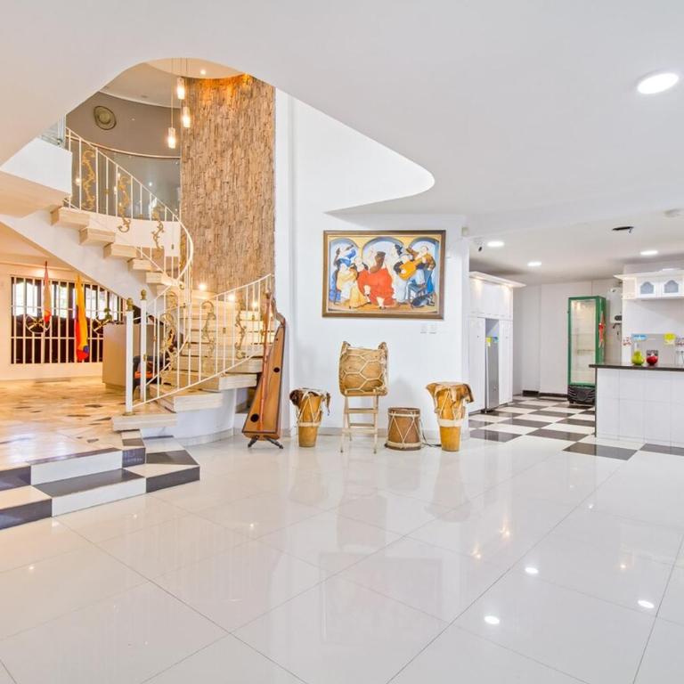 Beautiful House 3 minutes from Historic Downtown - Seven-Bedroom House - 1