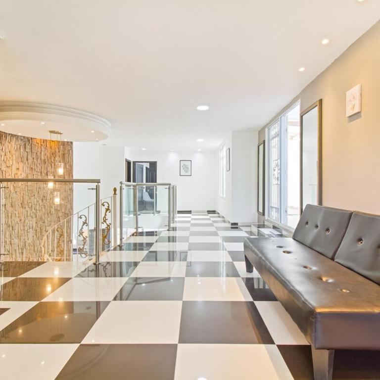 Beautiful House 3 minutes from Historic Downtown - Seven-Bedroom House - 24