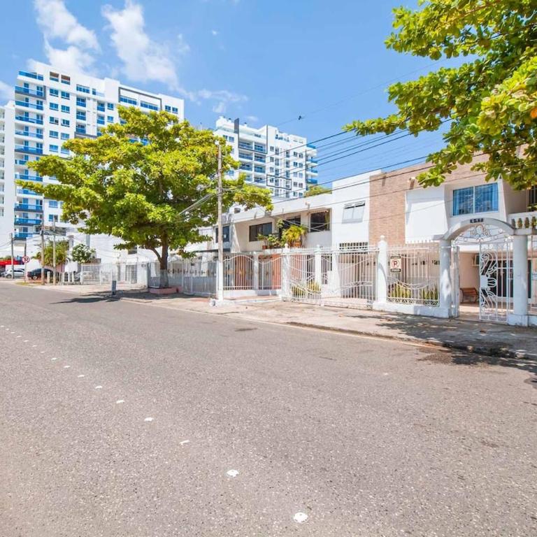 Beautiful House 3 minutes from Historic Downtown - Seven-Bedroom House - 33