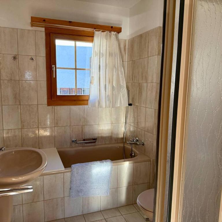 Light Alpine Apartment with View Heart of Flims - Apartment - 18