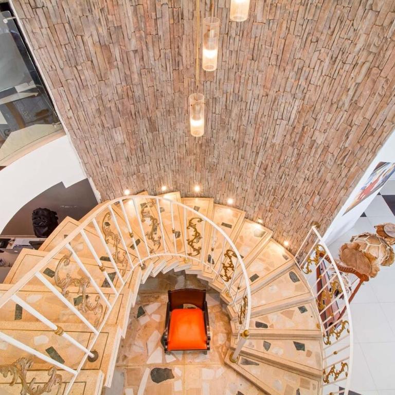 Beautiful House 3 minutes from Historic Downtown - Seven-Bedroom House - 50