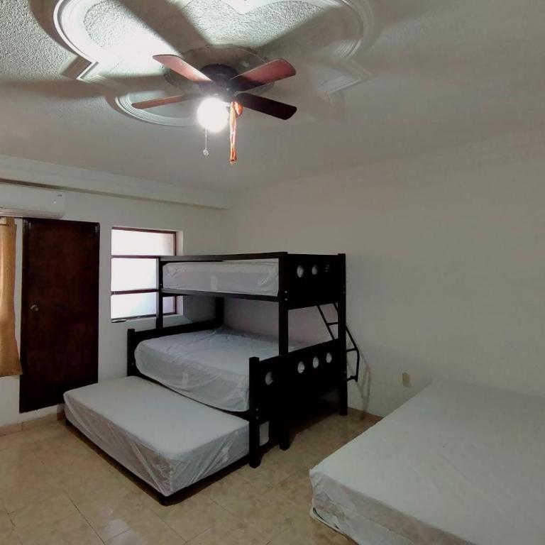 Casa enorme grupos grandes - Five-Bedroom House - 15