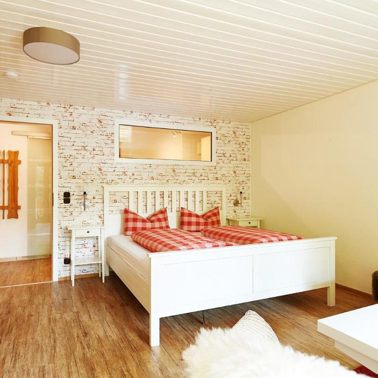 Apartment Rex - Ihre Allgäu-Auszeit mit Hund - Apartment mit Balkon - 3