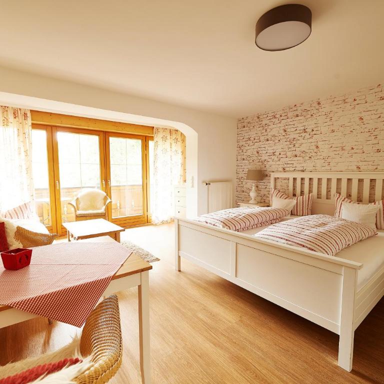 Apartment Lassie - Ihre Allgäu-Auszeit mit Hund - Apartment mit Balkon - 1