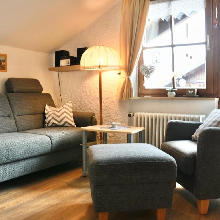 Ferienwohnung "Am Dorfbach" mit Sommer Hörnerbahnen kostenlos - Apartment mit Blick auf die Berge - 2