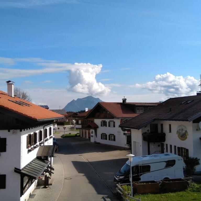 Ferienwohnung "Am Dorfbach" mit Sommer Hörnerbahnen kostenlos - Apartment mit Blick auf die Berge - 16