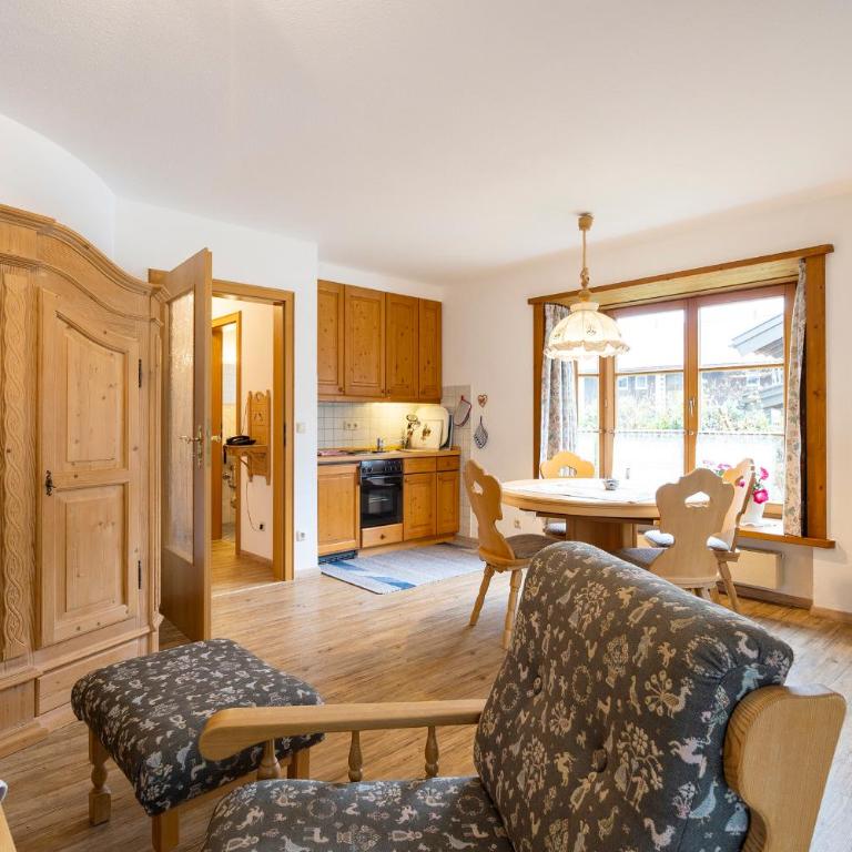 Erdgeschoss Wohnung Schnee - Sommer Bergbahn unlimited - Apartment mit Blick auf die Berge - 3