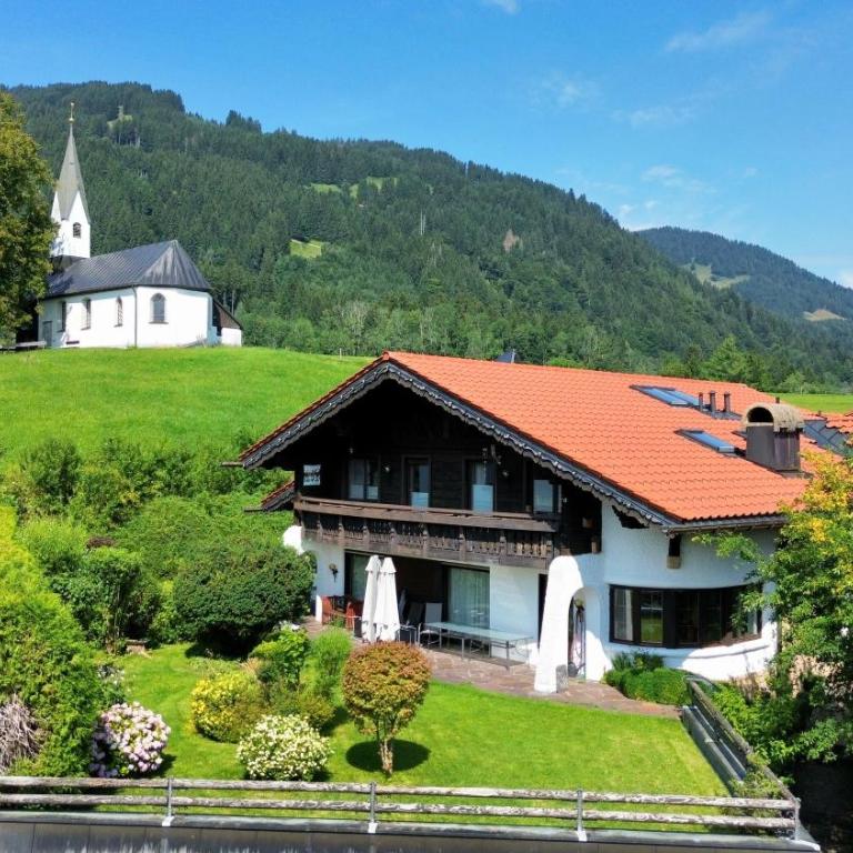 Ferienhaus AlpenVilla - mit Sauna und Sommerhörnerbahnen kostenlos - Ferienhaus - 1