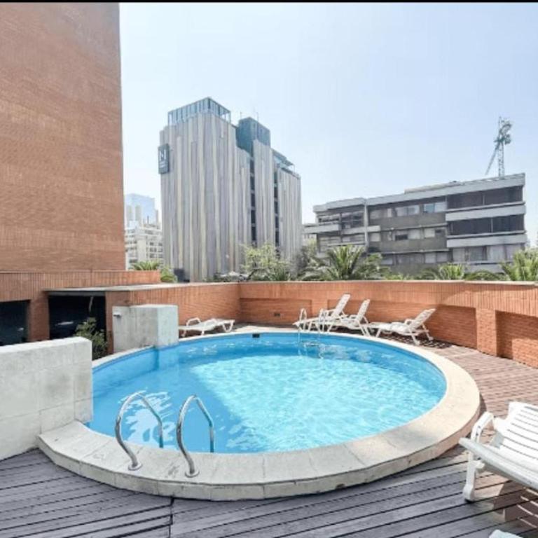 Comodo departamento a pasos del metro y Costanera Center - Apartamento - 16