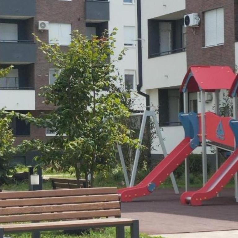 Premier In -FREE GARAGE- - One-Bedroom Apartment - 3