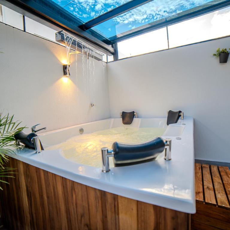 Espectacular Casa de Ensueño "Jacuzzi Privado" en Ricaurte - Peñalisa - Casa de 3 dormitorios - 14