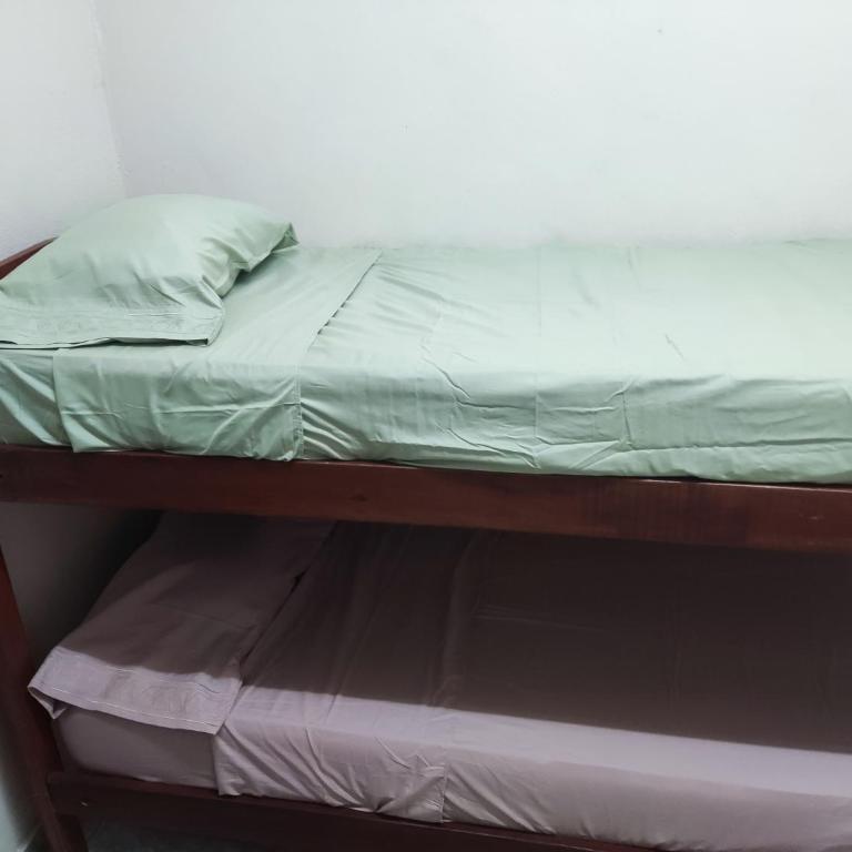 CASA CON PILETA Selecciona casa, Loft o pieza - Apartamento de 2 dormitorios - 5