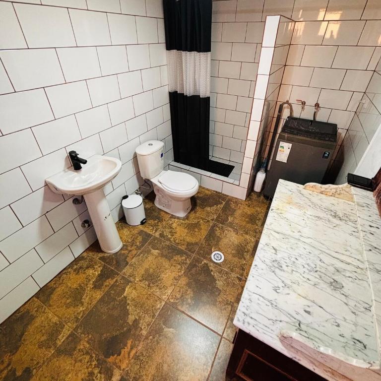 Great place for groups and families - Room #1547967301 - 6