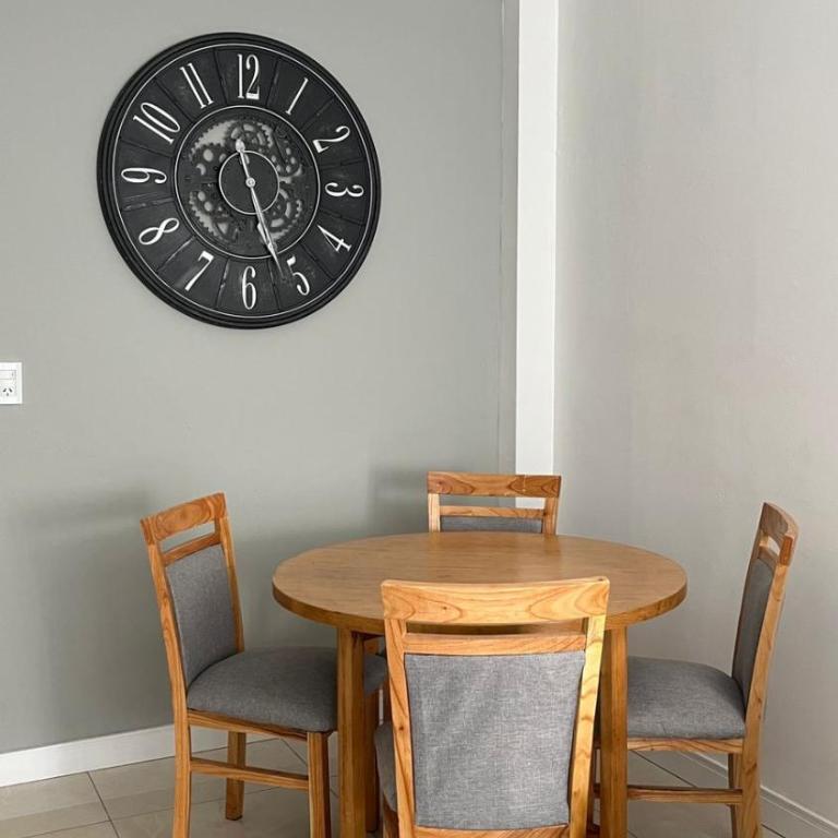 Depto luminoso Zona Plaza Colon - One-Bedroom Apartment - 8