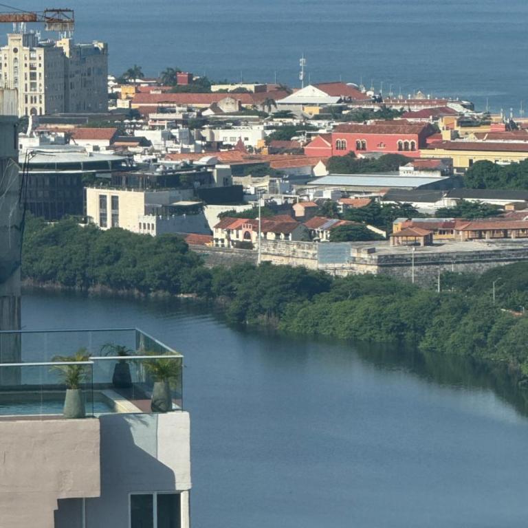 Vista panorámica al mar Piso 30 Ed Torre 811 - Apartment - 5