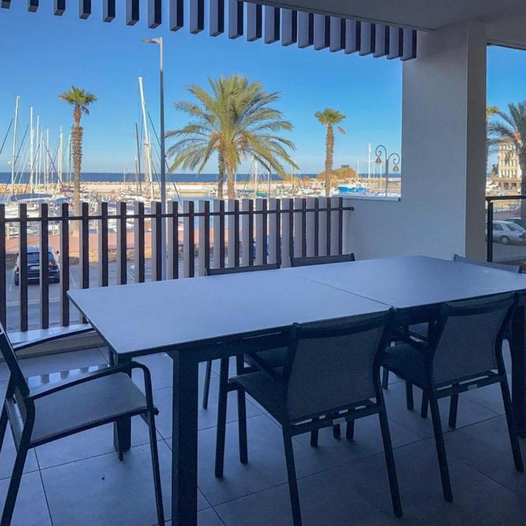 Appartement T4 moderne avec terrasse vue mer - Three-Bedroom Apartment with Marina View - 2