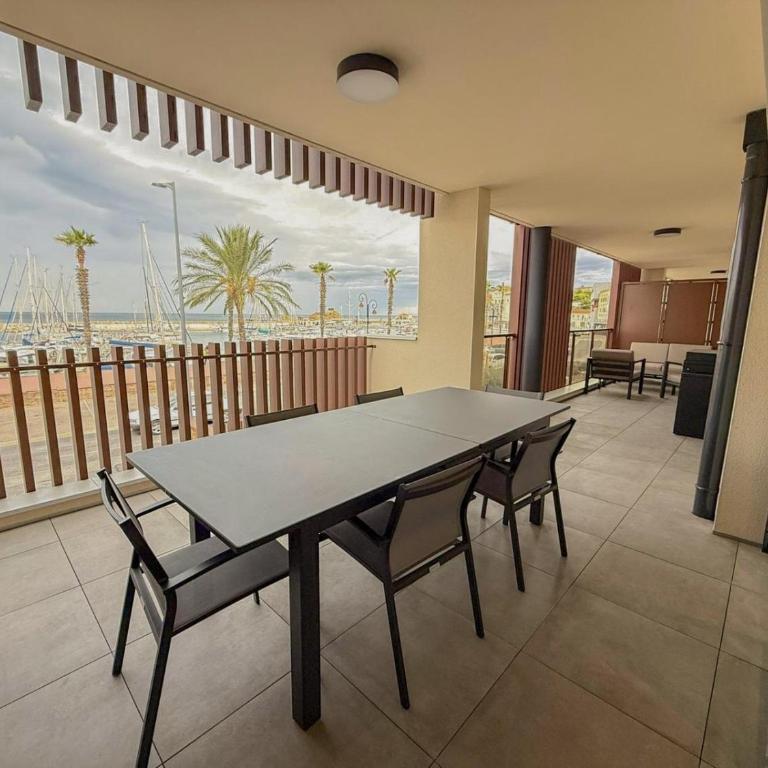 Appartement T4 moderne avec terrasse vue mer - Three-Bedroom Apartment with Marina View - 12