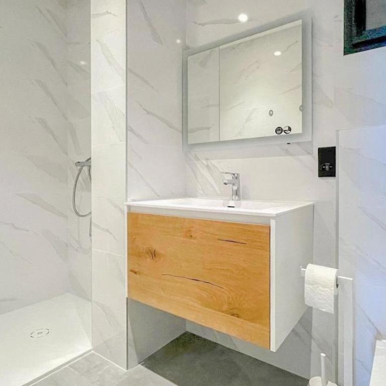Appartement T4 moderne avec terrasse vue mer - Three-Bedroom Apartment with Marina View - 10