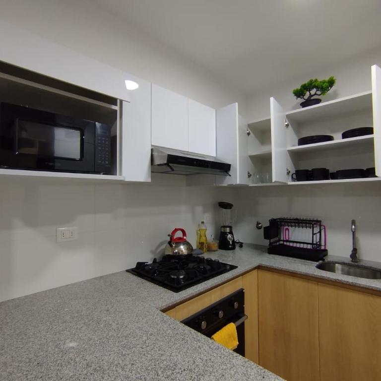 Dpto Moderno Cerca al Estadio Nacional y Circuito Agua con 2 Queen Beds - Two-Bedroom Apartment - 6