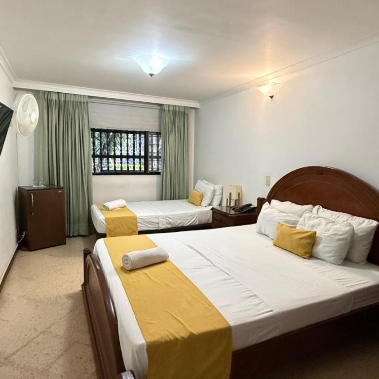 Hotel Balcones De Malibu - Twin Room - 1