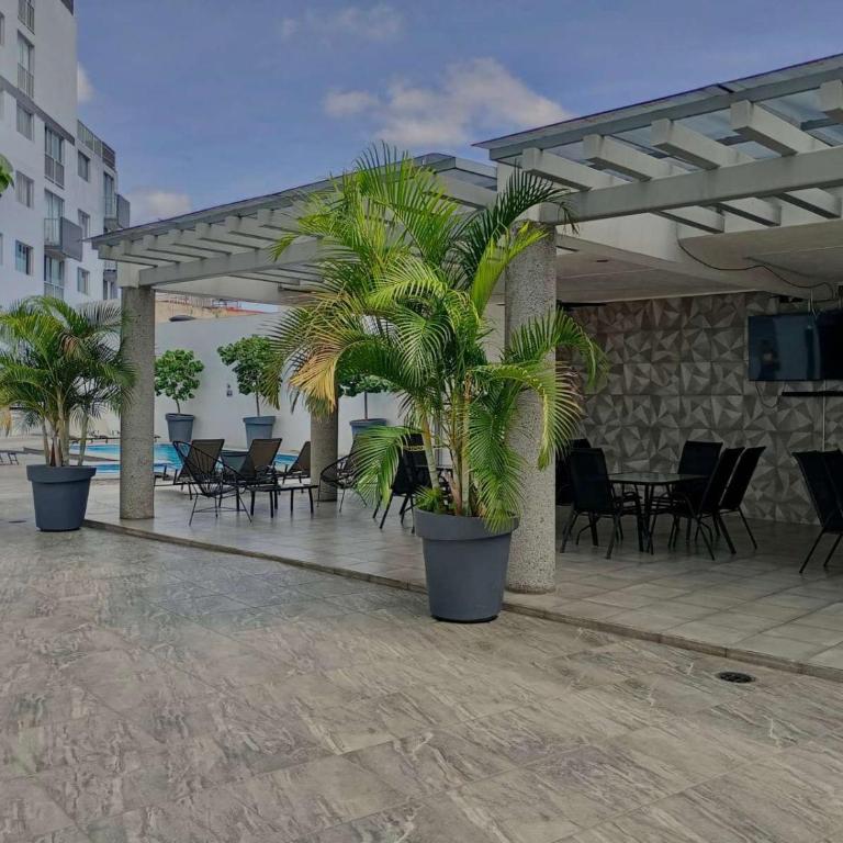 Centrico departamento en Residencial Punto Central - Apartment - 6