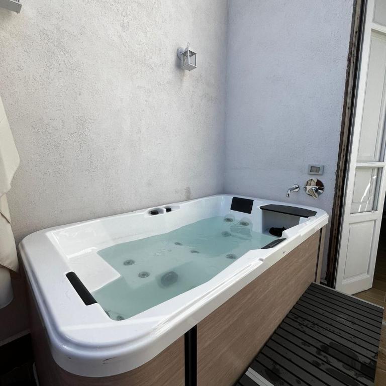Aromatika Suite - Double Room with Spa Bath - 4
