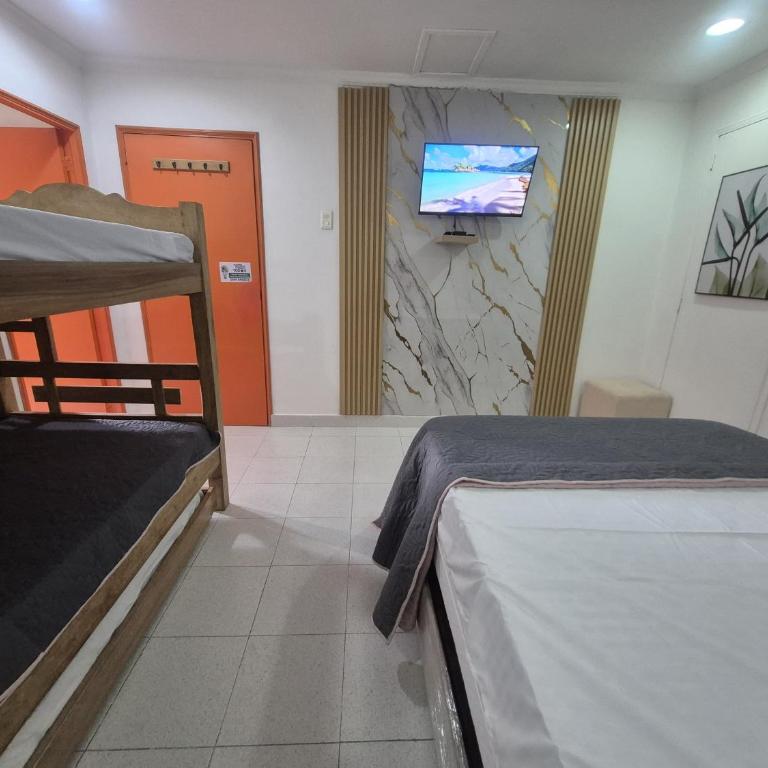 Hermoso apartamento loft en la ciudad amurallada de cartagena 2 - Family Room - 1