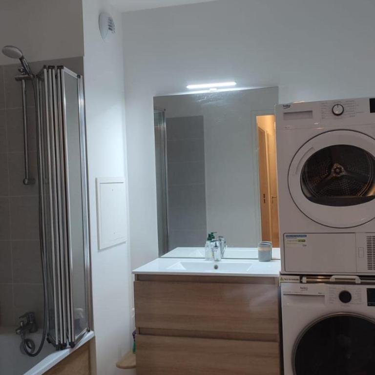 T3 lumineux avec balcon, proche des transports - Apartamento de 2 dormitorios - 2