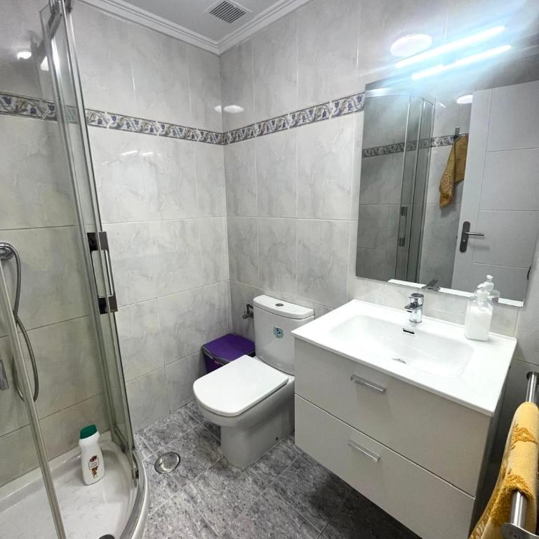 Pensión Luzía - Optional Auto Check-in - Habitación Estándar con baño compartido - 2 camas - 3