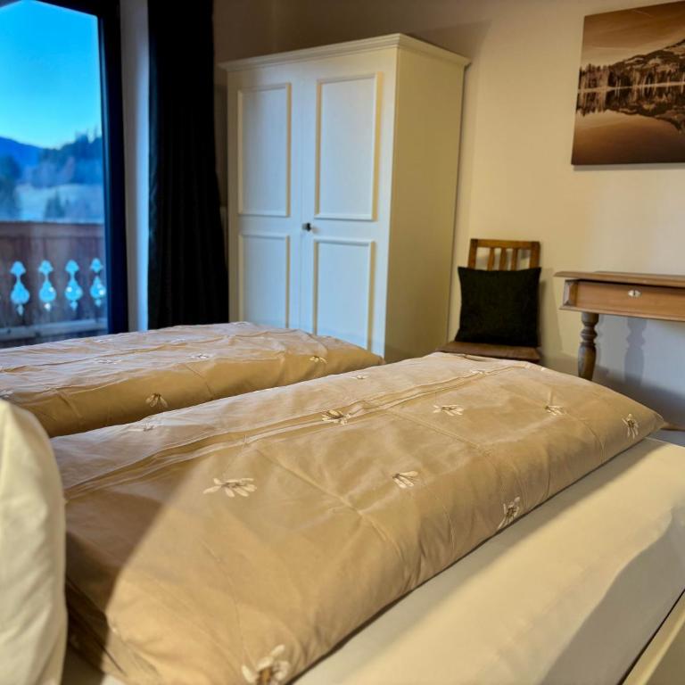 Landhaus Barbara - Two-Bedroom Apartment with Shower - 13