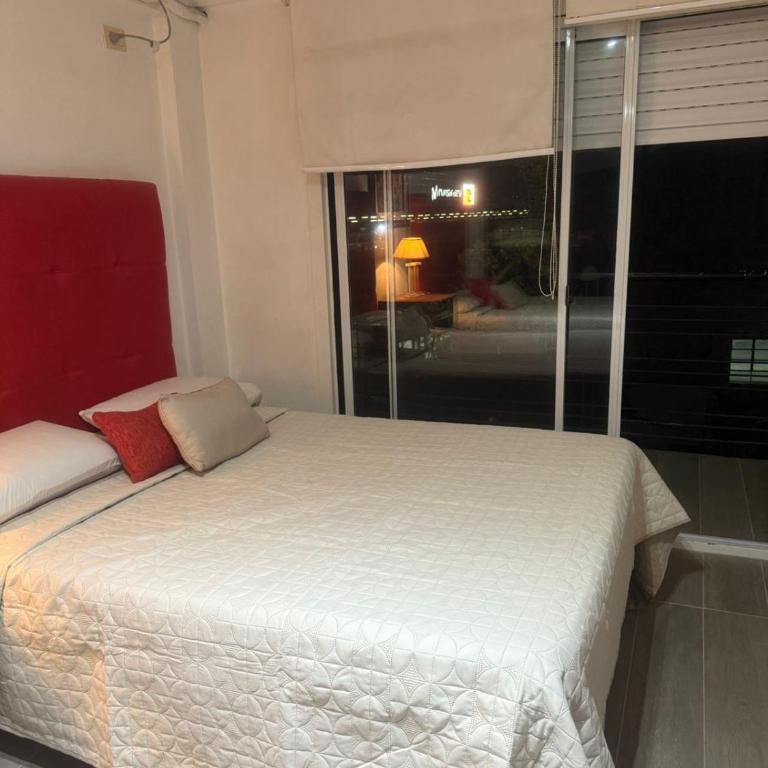 alquiler por dia av Corrientes y Dorrego a pasos Movistar Arena 1 2 3 4 5 personas piscina wifi cochera opcional Se solicita seña - Apartamento de 1 dormitorio - 3