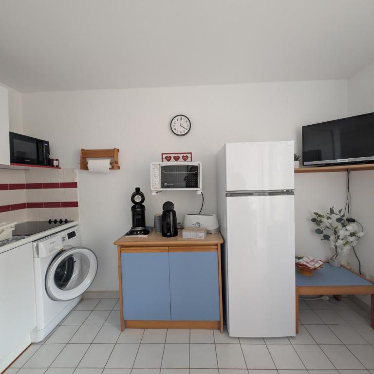 Meublé de tourisme 3 Etoiles CAP HORN, Vue mer, parking privé, plage à 50m - One-Bedroom Apartment - 13