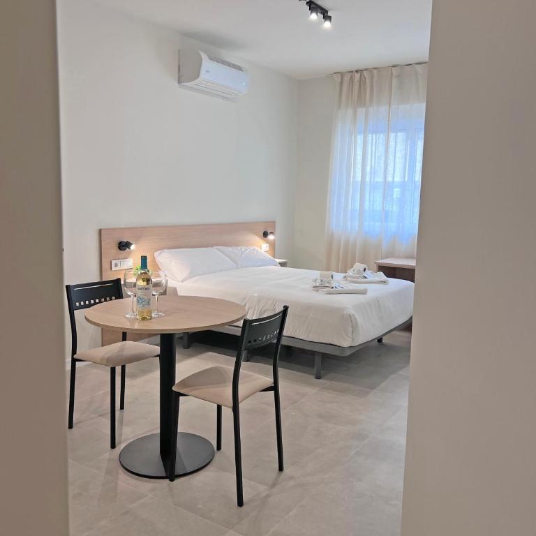 NUEVO -Bogotá Suites- Apartamentos con cocina, AC, 15min del centro a pie - Studio Apartment with Queen Bed - 6