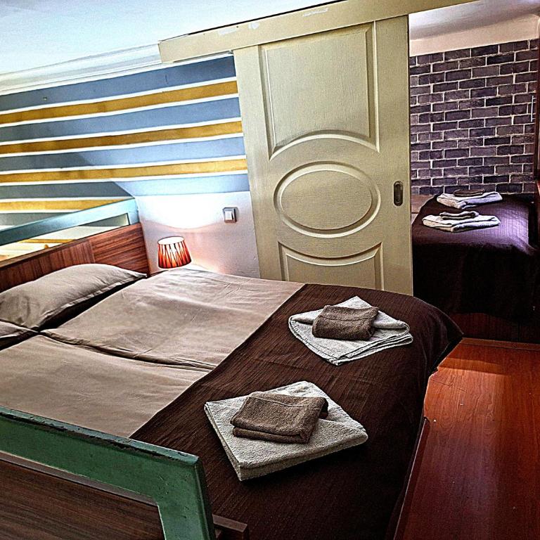 Apartment Cabin-Style - Two-Bedroom Apartment - 9