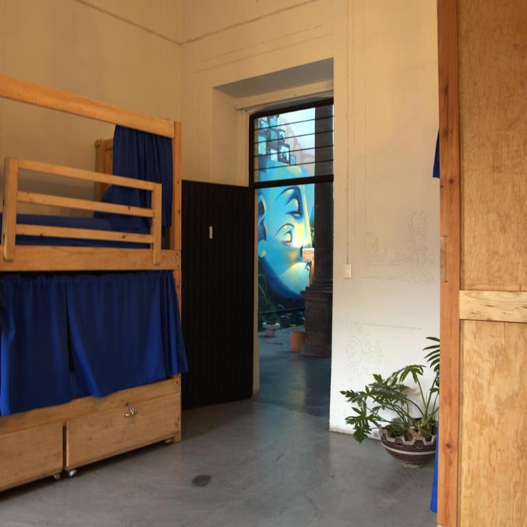 El Pinche Hostal - Bed in 8-Bed Mixed Dormitory Room - 1