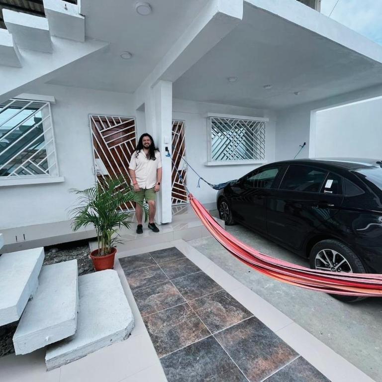 BLUE HOUSE CASA AZUL 3 Blocks from the Sea - Four-Bedroom House - 6