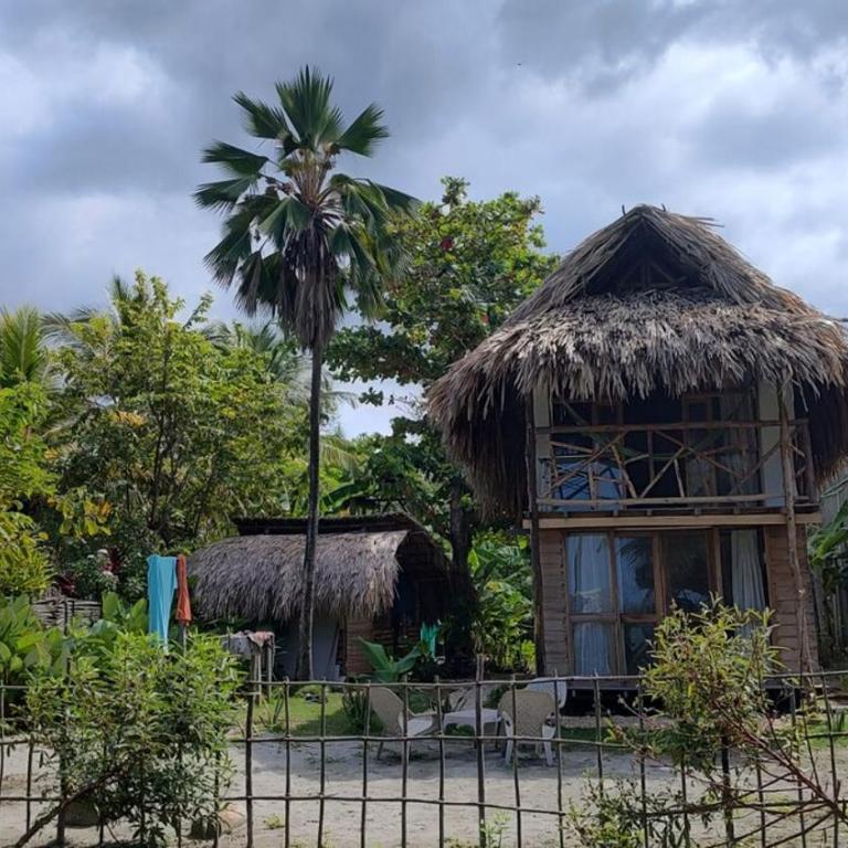 CARPE DIEM oceanfront cabin private beach - Three-Bedroom Apartment - 3