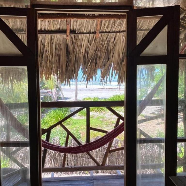 CARPE DIEM oceanfront cabin private beach - Three-Bedroom Apartment - 6