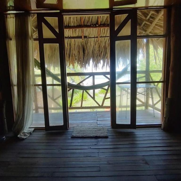 CARPE DIEM oceanfront cabin private beach - Three-Bedroom Apartment - 10